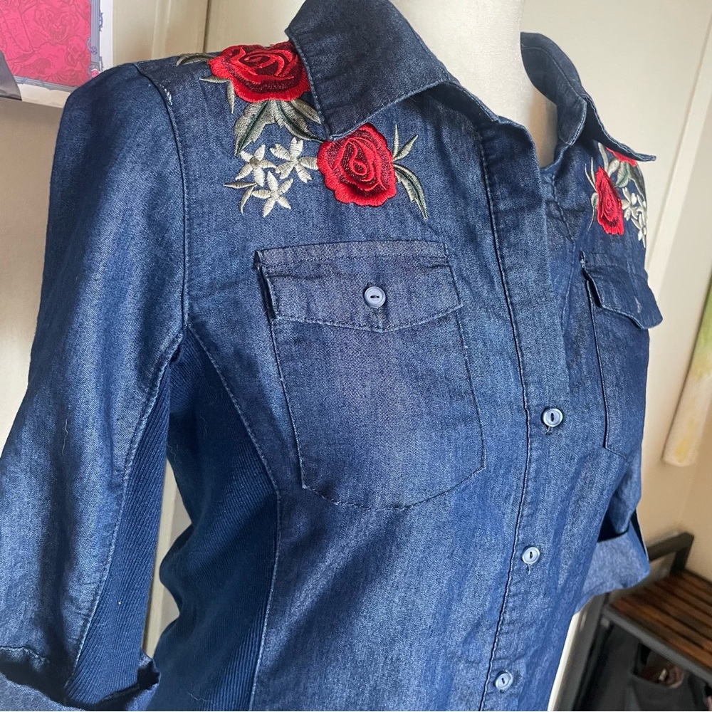 Embroidered rose fitted button up top